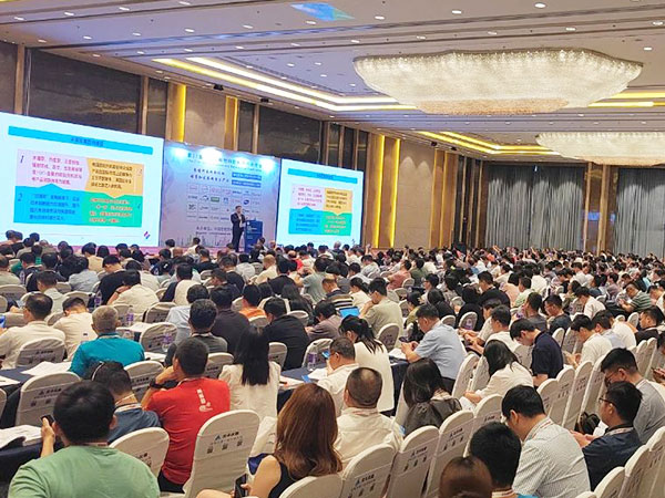 Qingqi Shines at the 27th China Adhesive Annual Conference, Leading the Future with Technological Innovation